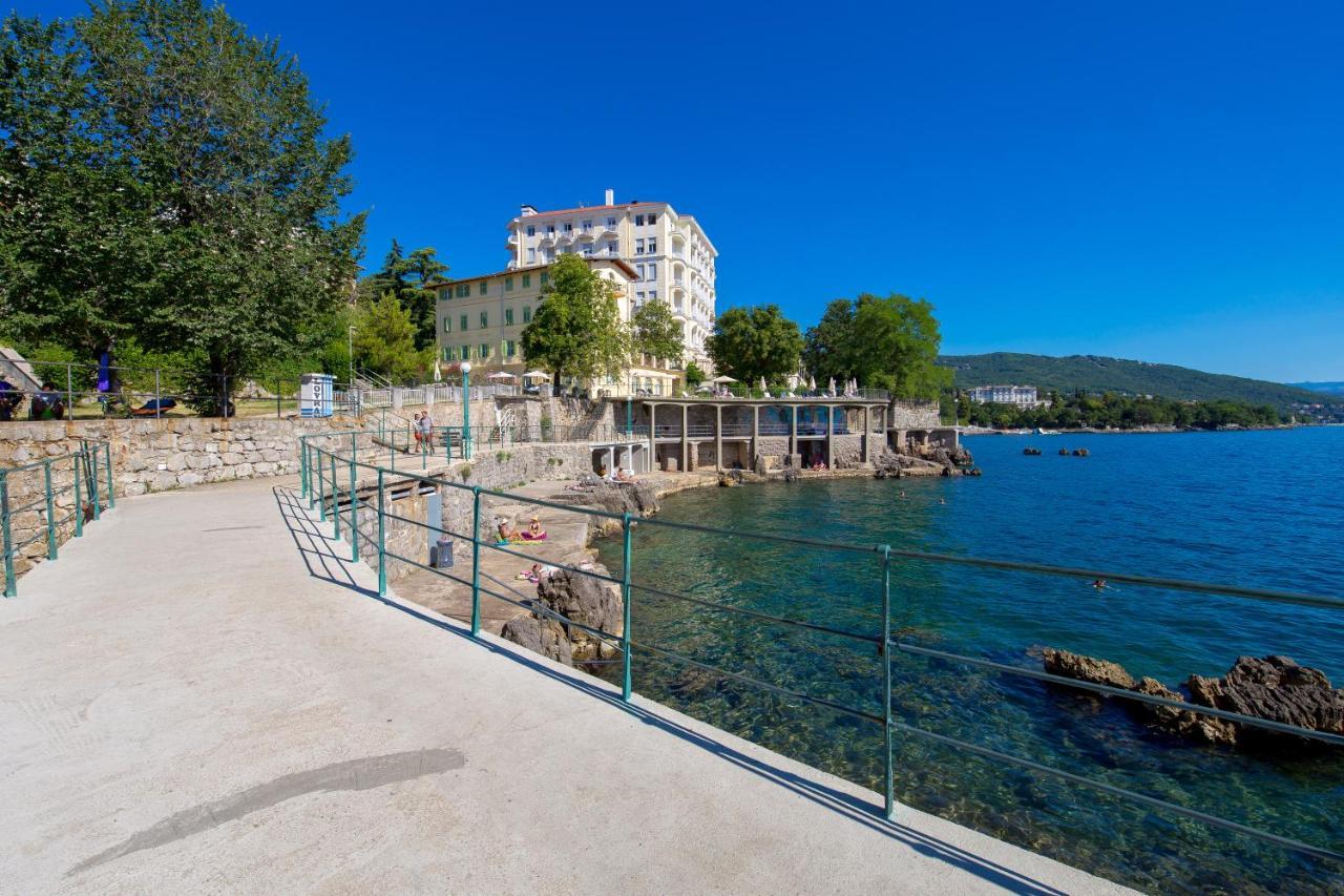 Villa Clara Lovran Εξωτερικό φωτογραφία