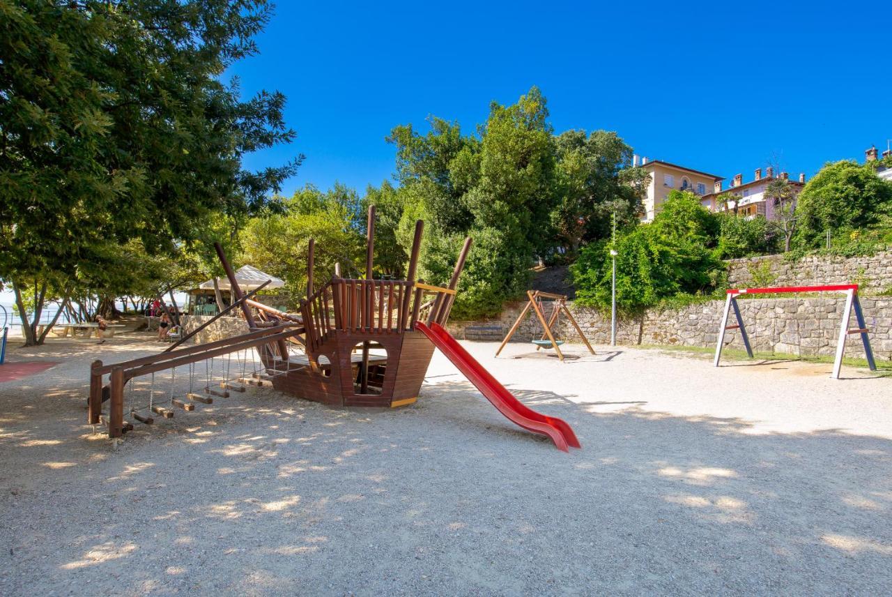 Villa Clara Lovran Εξωτερικό φωτογραφία
