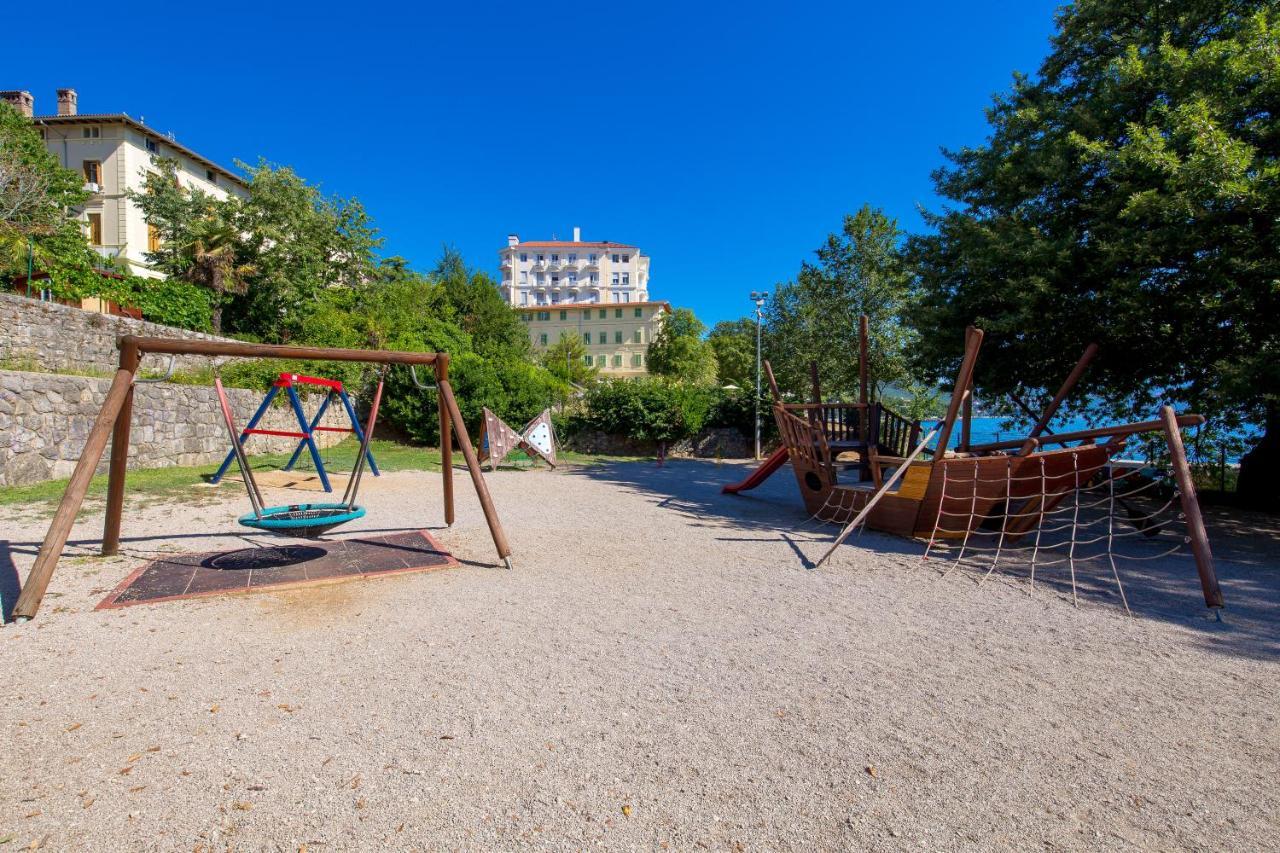 Villa Clara Lovran Εξωτερικό φωτογραφία
